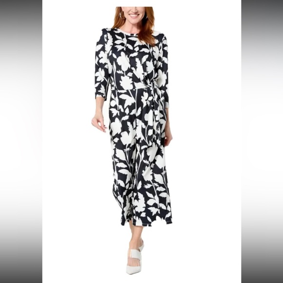 Everyday Jones Madeline Jones 1X Black White Floral Jumpsuit Pockets Wide Leg - Picture 1 of 9